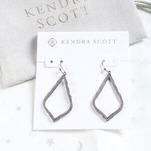 Kendra Scott Silver Drop Earrings 🌼